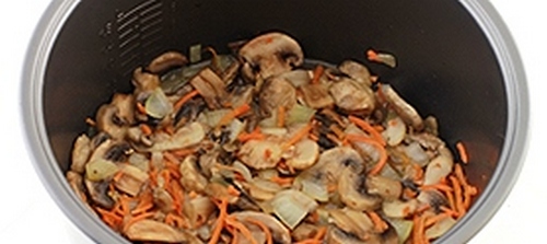 Картофель тушенный с грибами в мультиварке 04