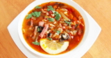 Солянка с копчёной курицей в мультиварке