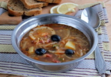 Солянка с грибами в мультиварке